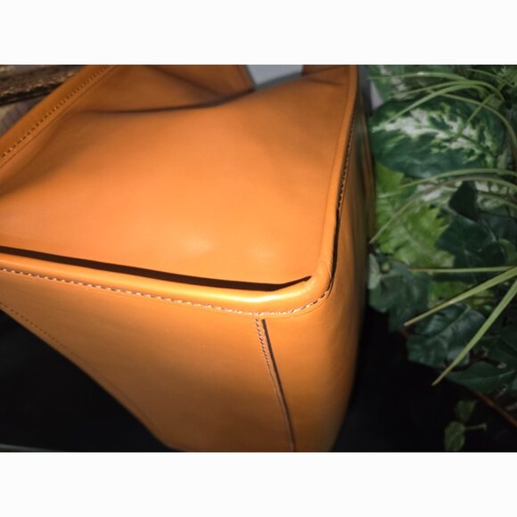 Pristine Authentic Fendi Roma Satchel - Picture 9 of 12